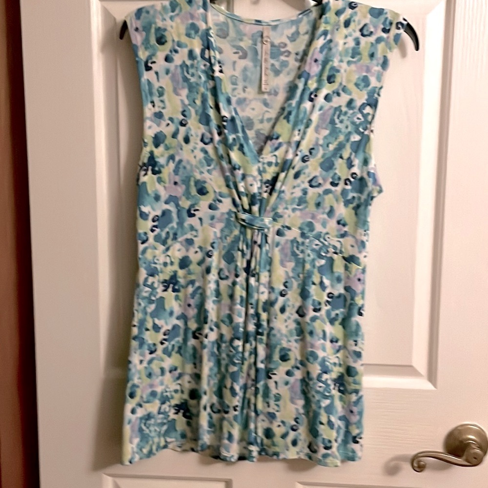 ❤️ 3/$15;  LEO & NICOLE, Summer Top
